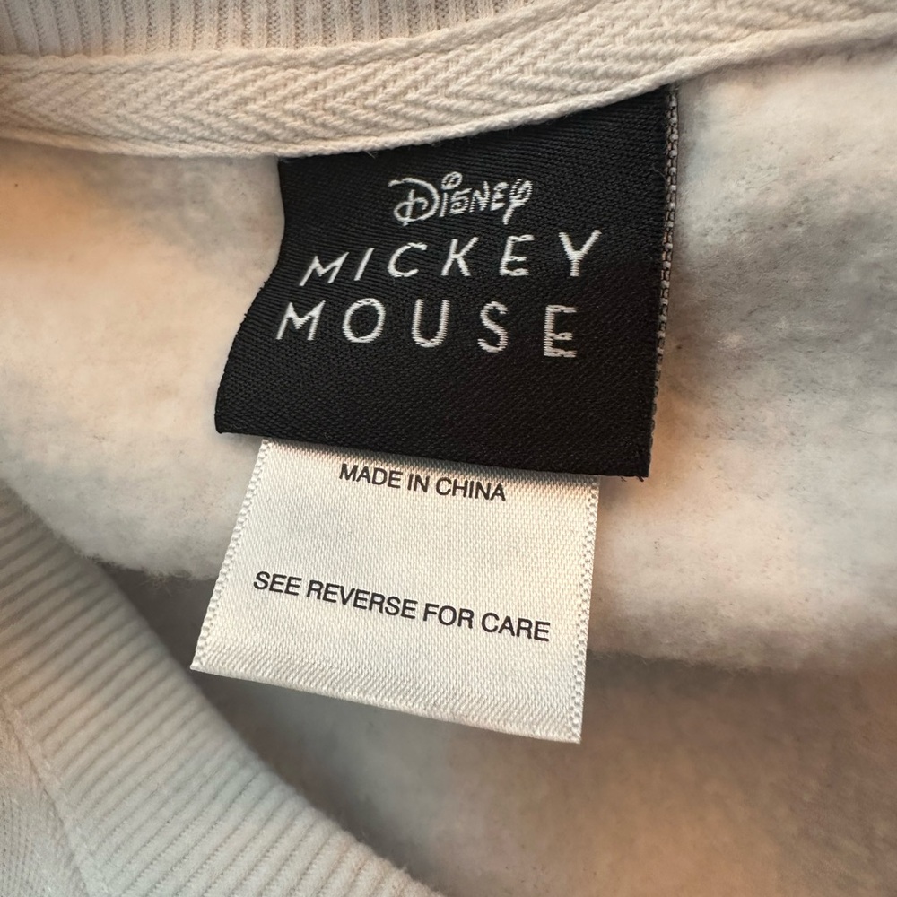 Disney White Sweatshirt with Mickey Mouse Skiing Design - Picture 4 of 4